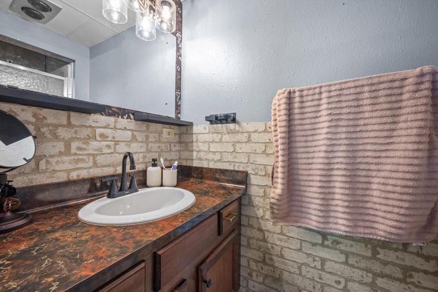 1411 Manitowoc AVENUE, South Milwaukee, WI 53172
