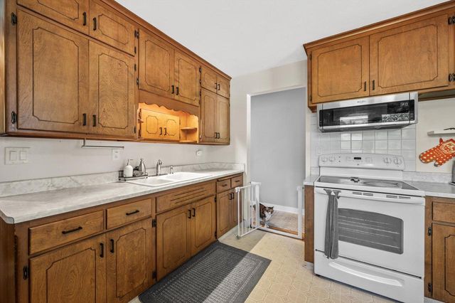 1411 Manitowoc AVENUE, South Milwaukee, WI 53172