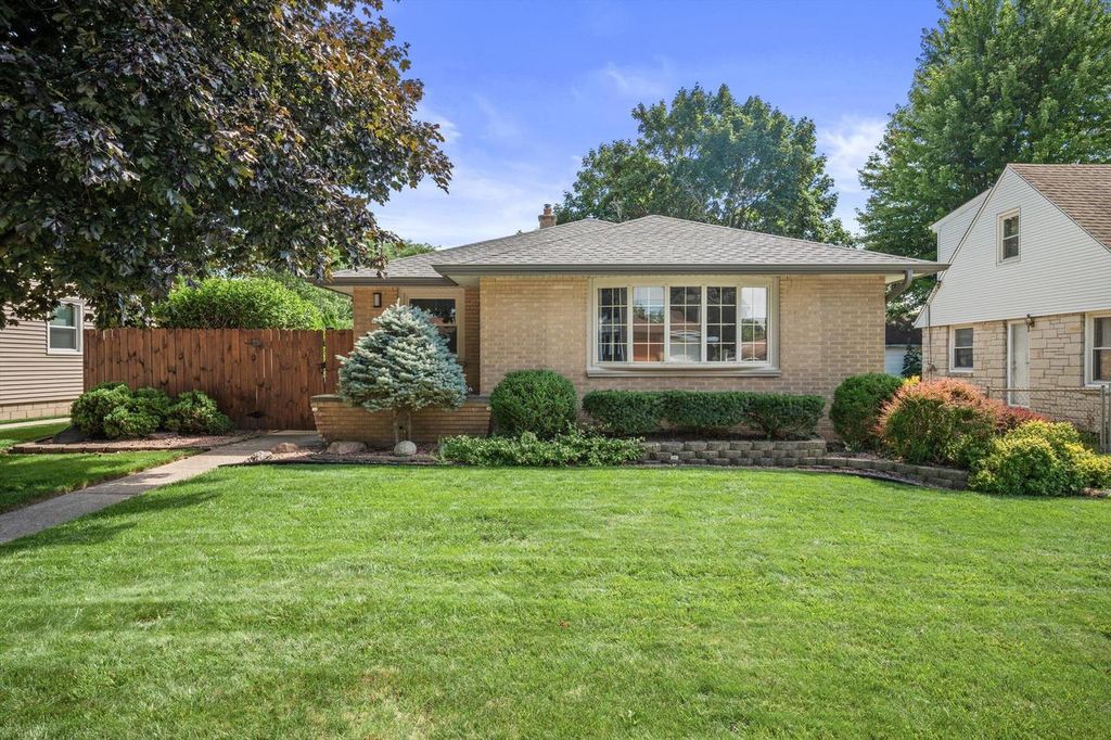 1411 Manitowoc AVENUE, South Milwaukee, WI 53172
