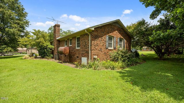 800 Woodard Drive, Whitsett, NC 27377