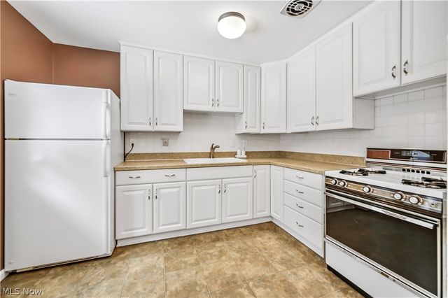 7842 Venice Heights Drive NE, Warren, OH 44484