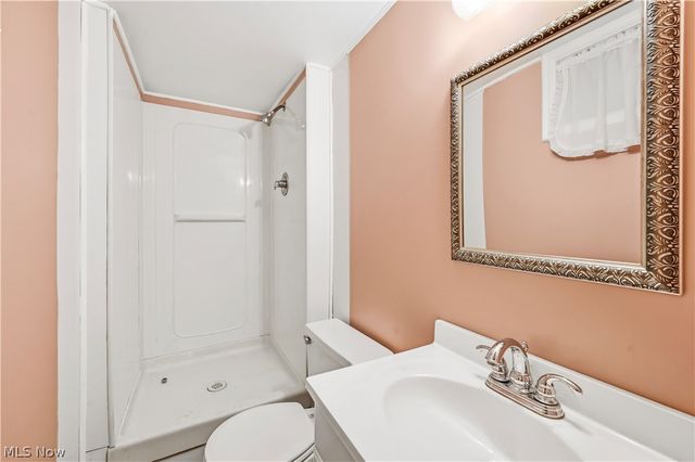 7842 Venice Heights Drive NE, Warren, OH 44484
