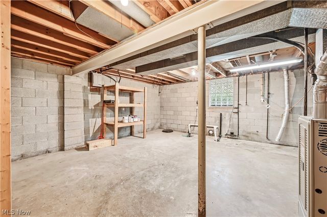 7842 Venice Heights Drive NE, Warren, OH 44484