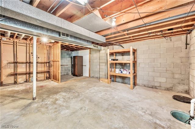 7842 Venice Heights Drive NE, Warren, OH 44484