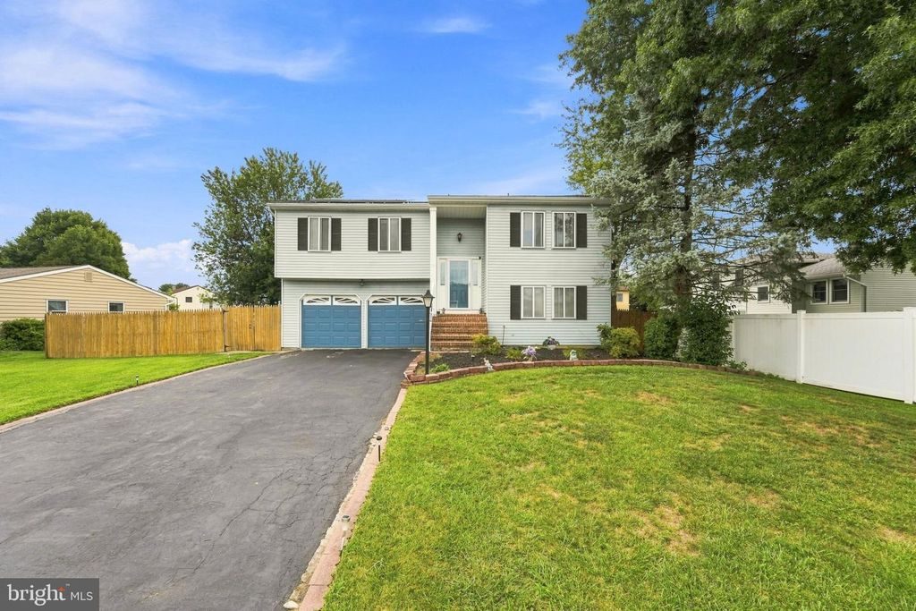 11 NETTLETREE DR, EWING, NJ 08638 — exterior