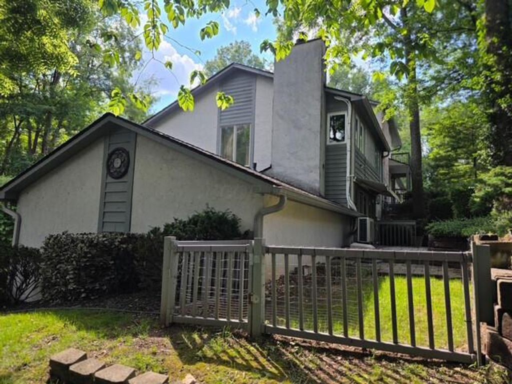 96 Executive Court, Unit A, Westerville, OH 43081