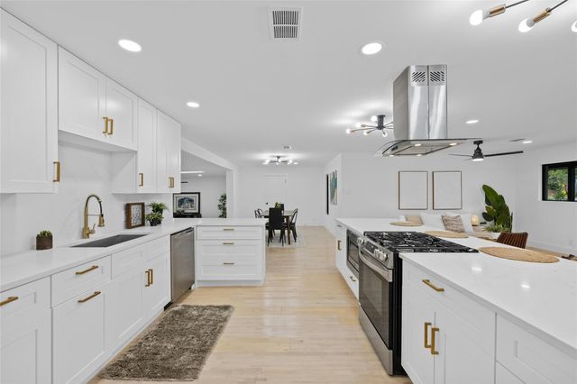 1305 Ridgehaven DR, Austin, TX 78723