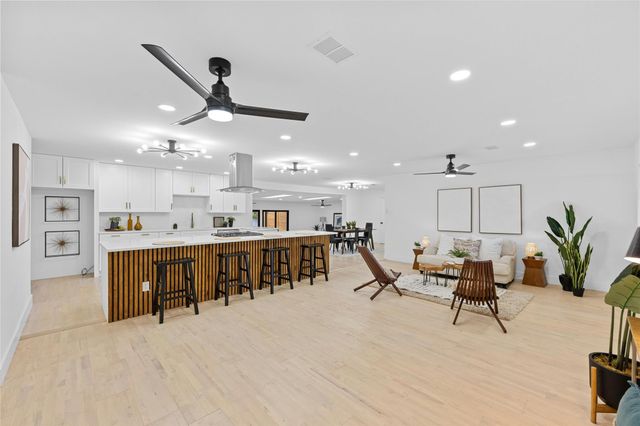 1305 Ridgehaven DR, Austin, TX 78723