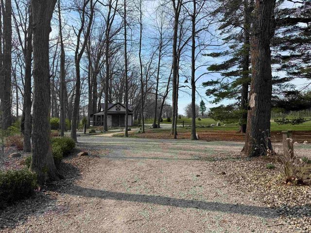 3011 S Whitney Road, Selma, IN 47383
