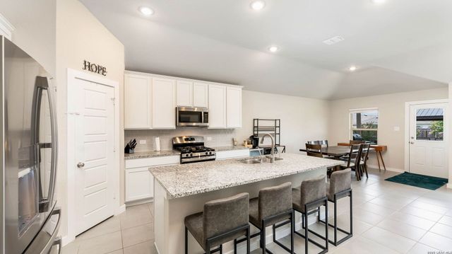 6830 LIME ROCK BLF, San Antonio, TX 78253