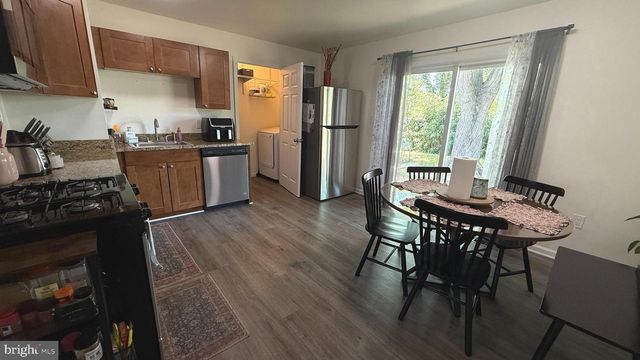 13316 HILLENDALE DR, Woodbridge, VA 22193