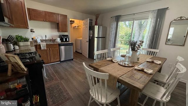 13316 HILLENDALE DR, Woodbridge, VA 22193