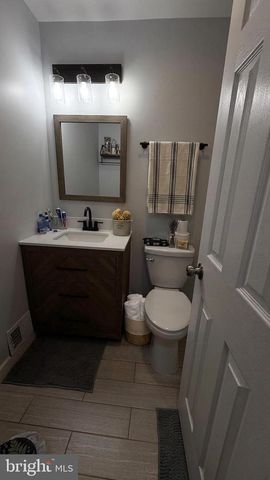 13316 HILLENDALE DR, Woodbridge, VA 22193