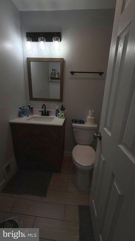 13316 HILLENDALE DR, Woodbridge, VA 22193