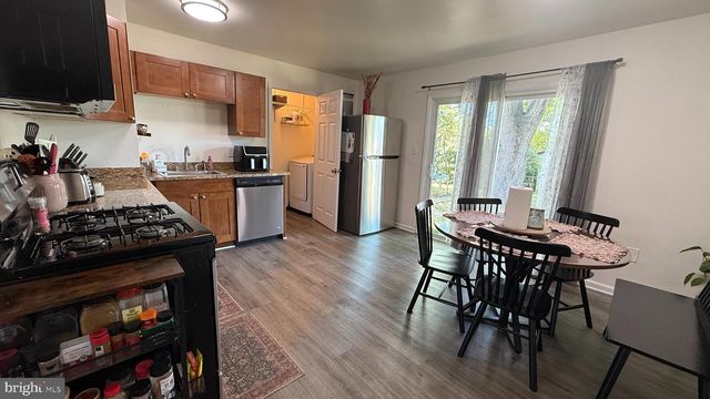13316 HILLENDALE DR, Woodbridge, VA 22193