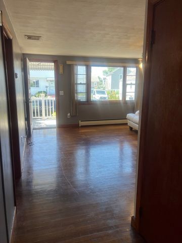 13 Lantern Rd, Revere, MA 02151