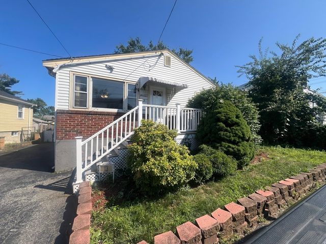 13 Lantern Rd, Revere, MA 02151
