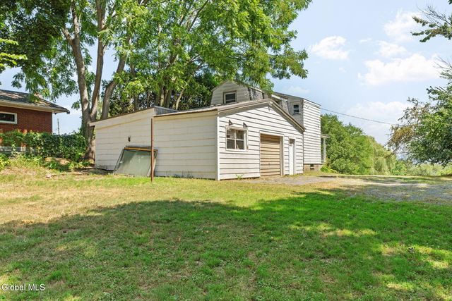 27 Delatour Road, Colonie, NY 12189
