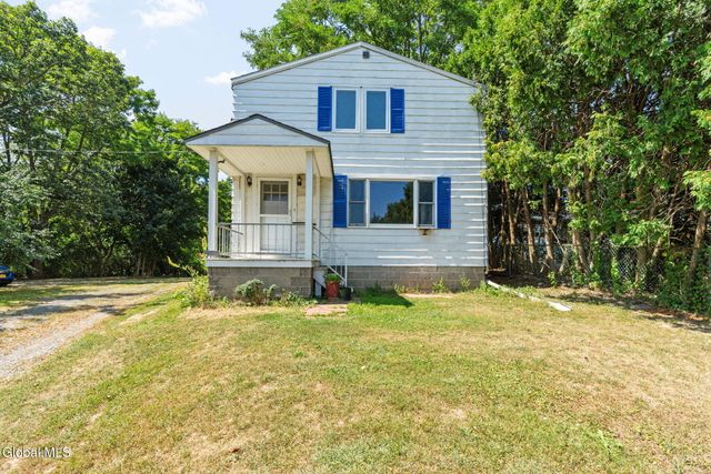27 Delatour Road, Colonie, NY 12189