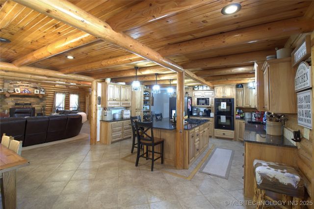 10698 S Childrens Lane, Caddo, OK 74729