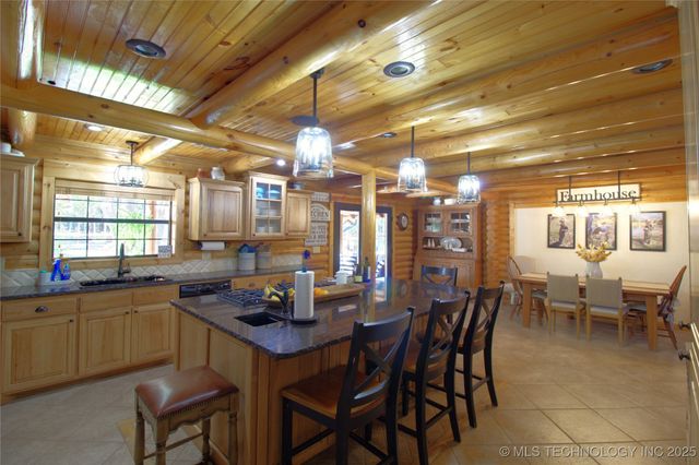 10698 S Childrens Lane, Caddo, OK 74729