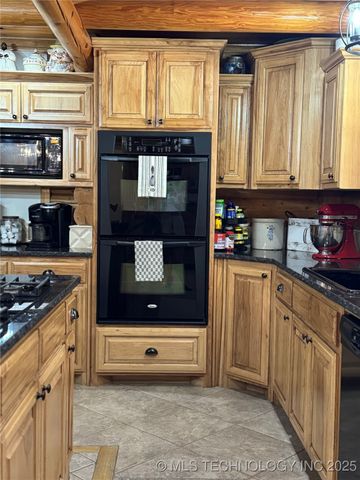 10698 S Childrens Lane, Caddo, OK 74729