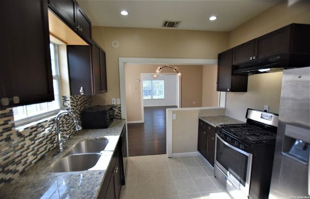 608 W Rosewood, San Antonio, TX 78212