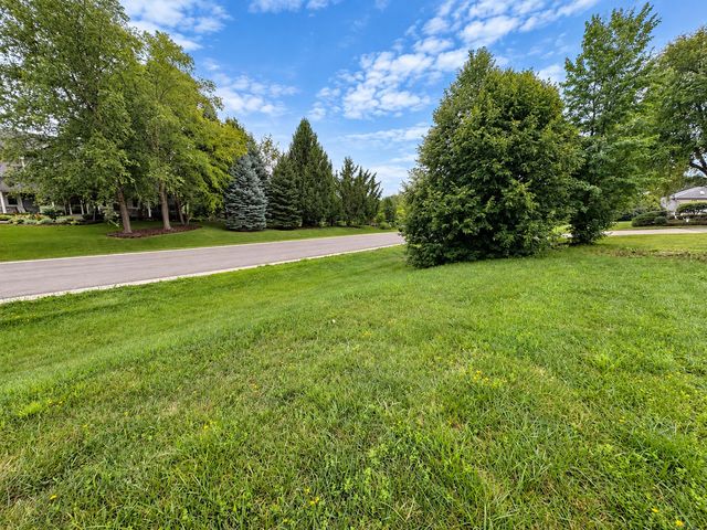 45 Squire Road, Hawthorn Woods, IL 60047