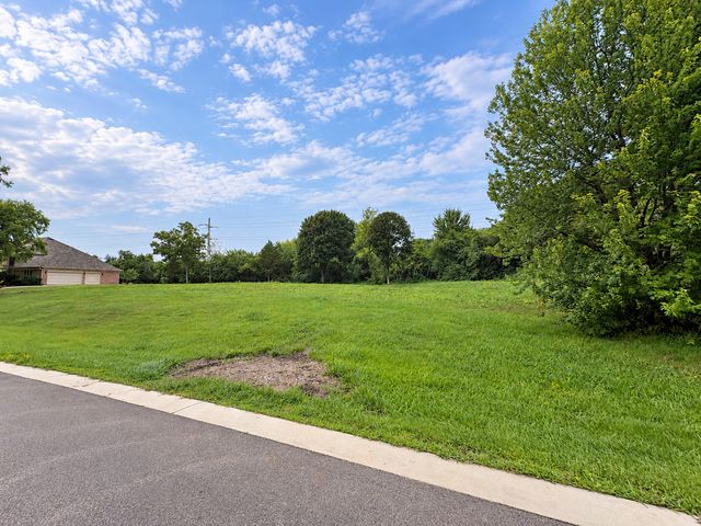 45 Squire Road, Hawthorn Woods, IL 60047
