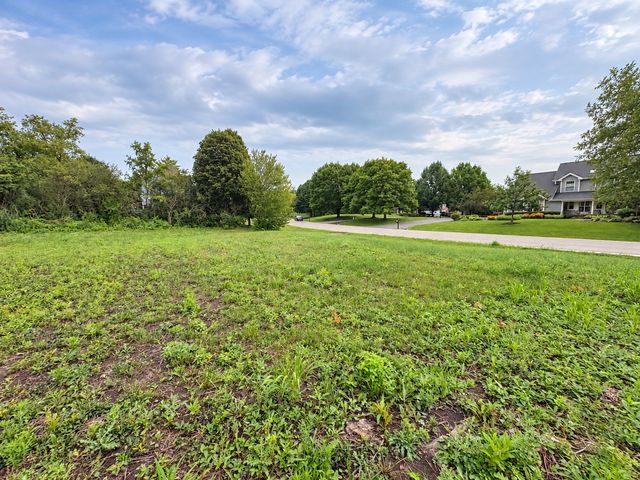 45 Squire Road, Hawthorn Woods, IL 60047