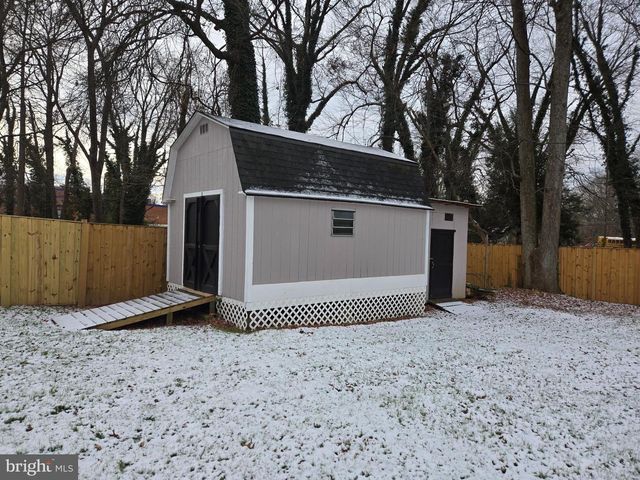 8422 WOODLAWN ST, Alexandria, VA 22309