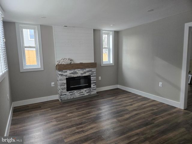 8422 WOODLAWN ST, Alexandria, VA 22309