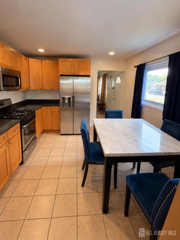 10 Comstock Road, Edison, NJ 08817