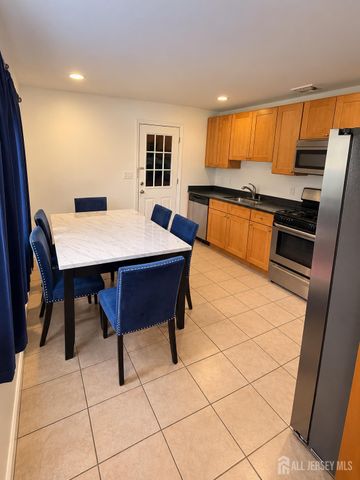 10 Comstock Road, Edison, NJ 08817
