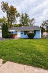 10 Comstock Road, Edison, NJ 08817