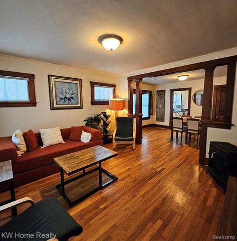 1208 Emmons Avenue, Birmingham, MI 48009