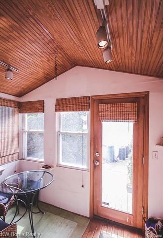 1208 Emmons Avenue, Birmingham, MI 48009