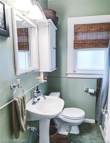 1208 Emmons Avenue, Birmingham, MI 48009