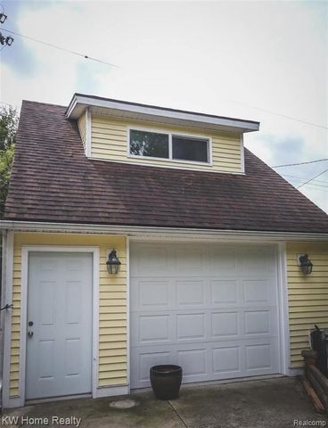 1208 Emmons Avenue, Birmingham, MI 48009