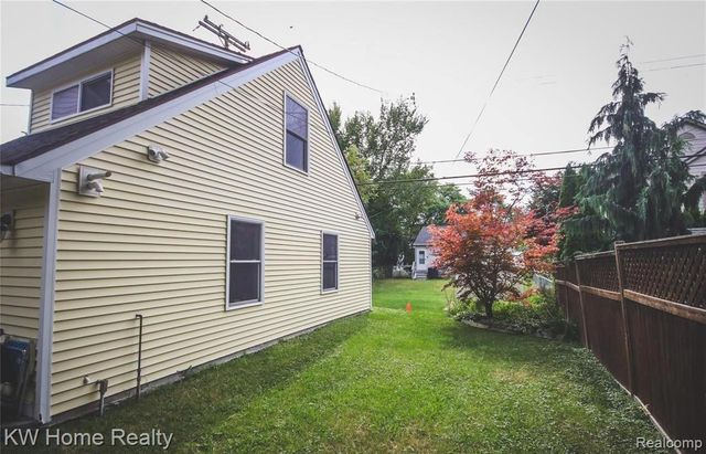 1208 Emmons Avenue, Birmingham, MI 48009