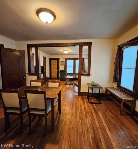 1208 Emmons Avenue, Birmingham, MI 48009