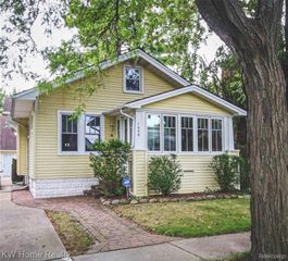 1208 Emmons Avenue, Birmingham, MI 48009