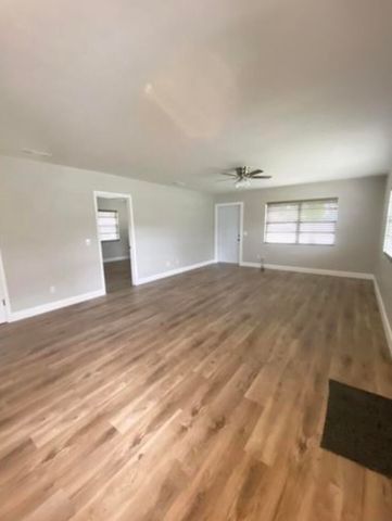 1304 Kentucky Avenue, Fort Pierce, FL 34950