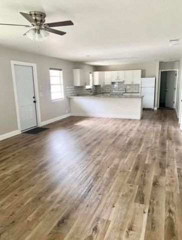 1304 Kentucky Avenue, Fort Pierce, FL 34950