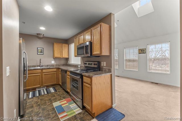 1095 Beaver Run, Troy, MI 48083