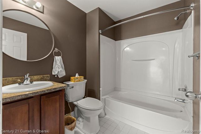 1095 Beaver Run, Troy, MI 48083