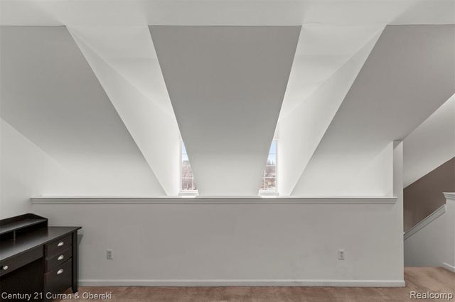 1095 Beaver Run, Troy, MI 48083