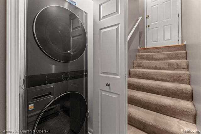 1095 Beaver Run, Troy, MI 48083