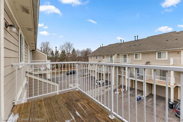 1095 Beaver Run, Troy, MI 48083