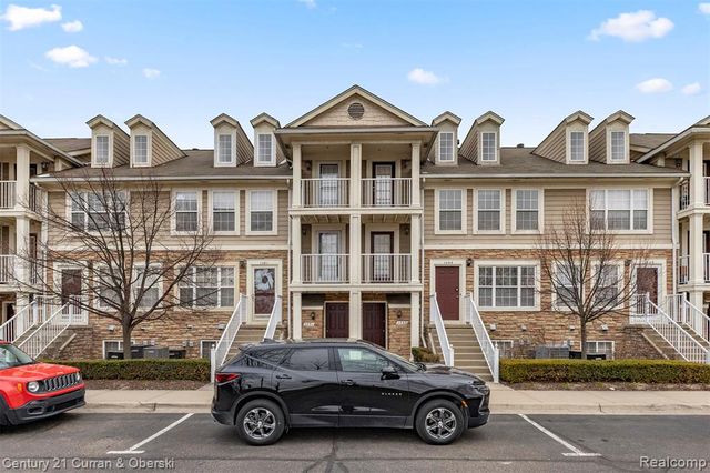 1095 Beaver Run, Troy, MI 48083